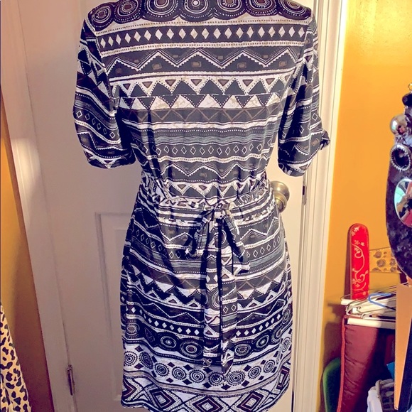 BCBG MAXAZRIA MEDIUM DRESS - Picture 6 of 8